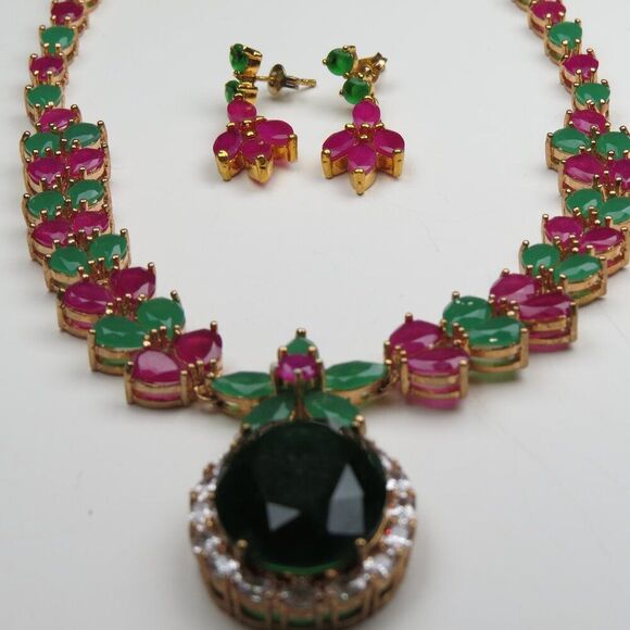 18k plated Green & Red Onyx Hand Made Necklace and Earring Set